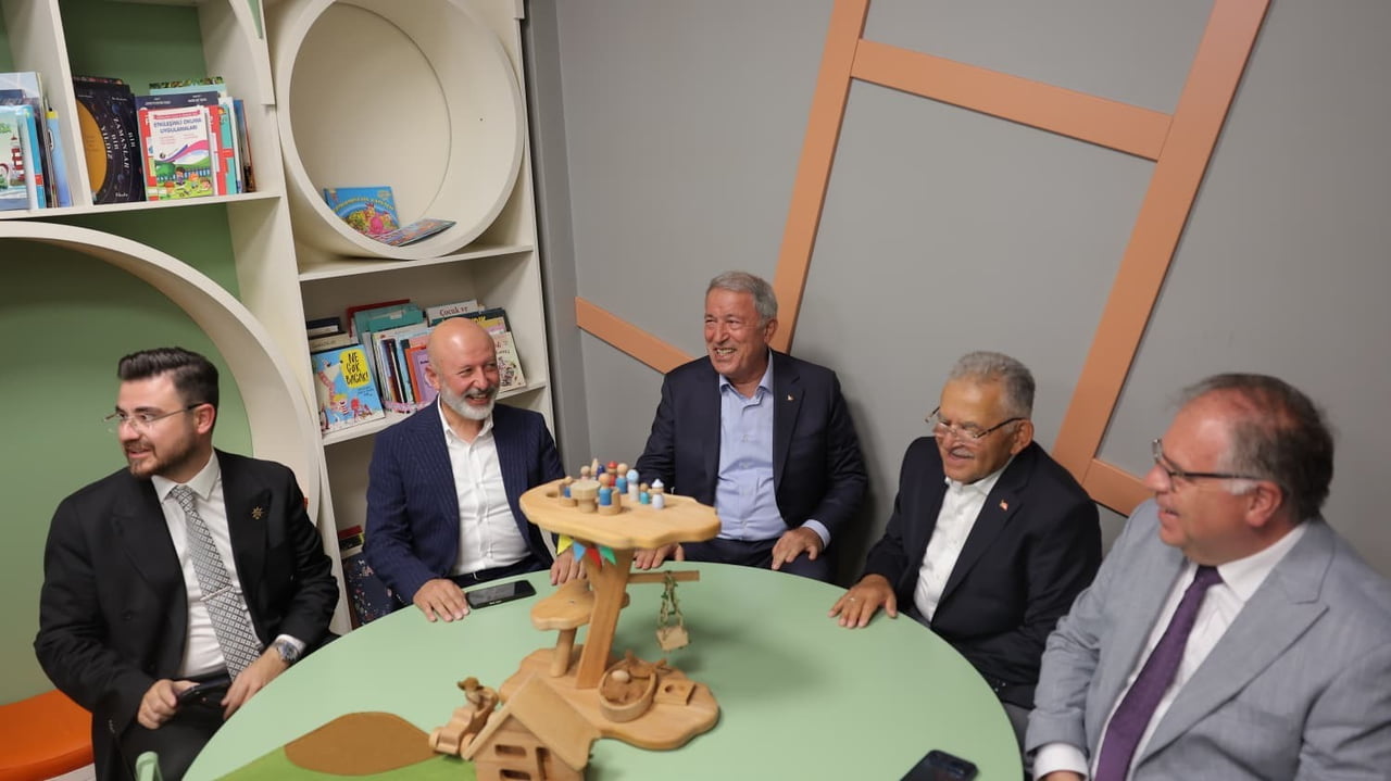 KOCASİNAN BELEDİYESİ TARAFINDAN ŞEHRE KAZANDIRILAN YENİŞEHİR HALK KÜTÜPHANESİ (SİNAN KÜTÜPHANESİ)...