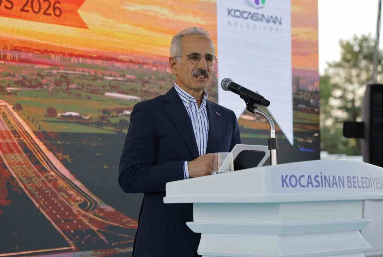 KOCASİNAN BELEDİYESİ TARAFINDAN YAPIMI TAMAMLANAN ALİ İHSAN ALÇI BULVARI’NIN AÇILIŞINDA KONUŞAN...