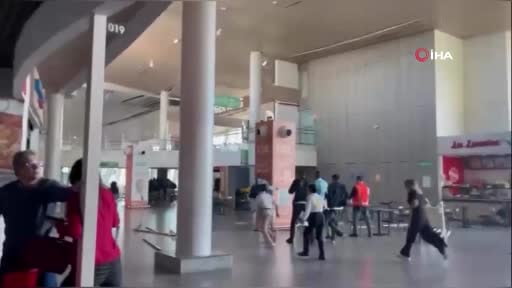 Kolombiya'da meydana gelen 7,1 büyüklüğündeki depremde 20 kişinin hayatını kaybettiği açıklandı....