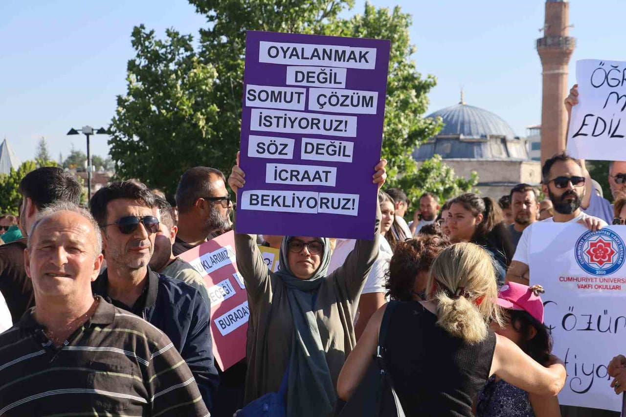 KONKORDATO İLAN EDEN EĞİTİM KURUMUNDA MAĞDURİYET YAŞAYAN VELİLER VE ÖĞRETMENLERİ HAK ARAYIŞINI...