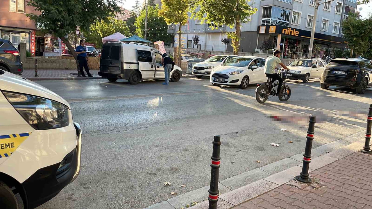 KONYA'DA BİR KİŞİ, SOKAK ORTASINDA BIÇAKLANARAK HAYATINI KAYBETTİĞİ OLAYIN NEDENİ TARAFLARIN...