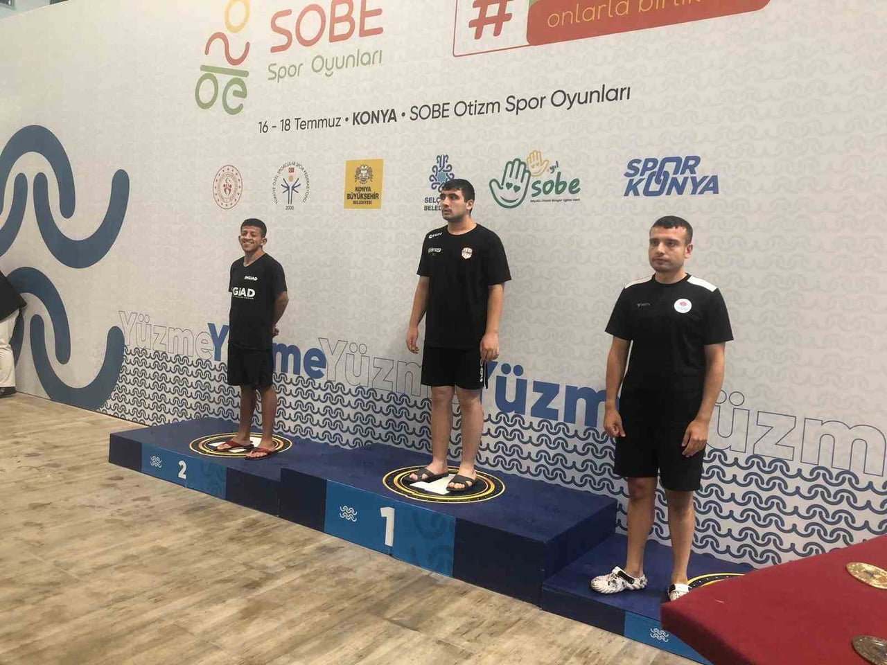 KONYA'DA DÜZENLENEN YÜZME ŞAMPİYONASINDA AYDIN'I TEMSİL EDEN ÖZEL SPORCULAR, ŞAMPİYONADAN...