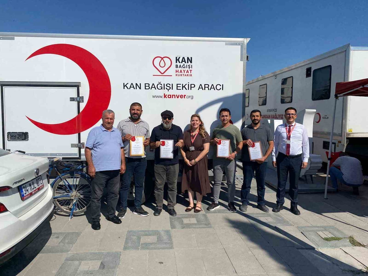 KONYA'NIN KARAPINAR İLÇESİNDE TÜRK KIZILAY TARAFINDAN DÜZENLİ KAN BAĞIŞINDA BULUNAN VATANDAŞLARA...