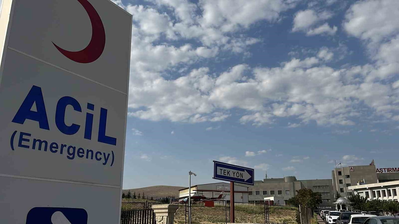 KONYA’DA BİR İNŞAATTA İŞÇİLER ARASINDA ÇIKAN KAVGA SONUCU 4 KİŞİ YARALANDI.