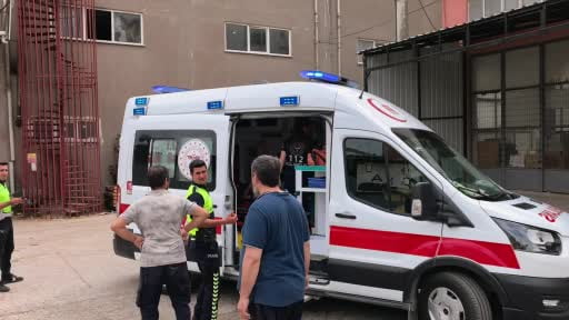 Köpeğe çarpmamak için manevra yapınca kaza yaptı