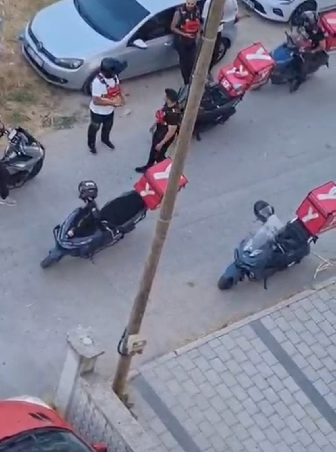 KORSAN SİPARİŞ KURYELERİ KAPIYA DİZDİ KURYELER İSYAN ETTİ