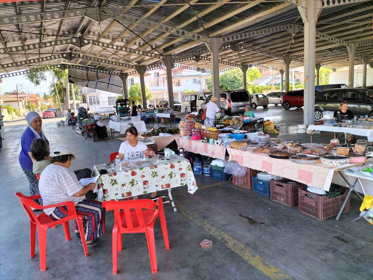 KÖYCEĞİZ KADIN ÜRETİCİ PAZARI AİLE BÜTÇESİNE KATKI SAĞLIYOR