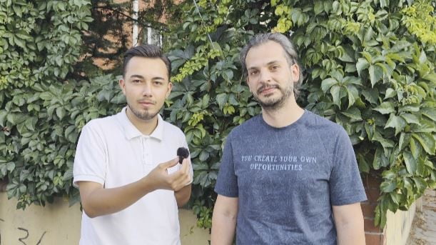 KUAFÖR UĞUR ALTAN VE MÜŞTERİSİ