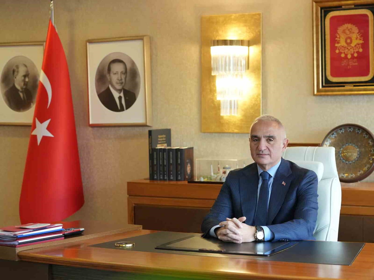 KÜLTÜR VE TURİZM BAKANI MEHMET NURİ ERSOY