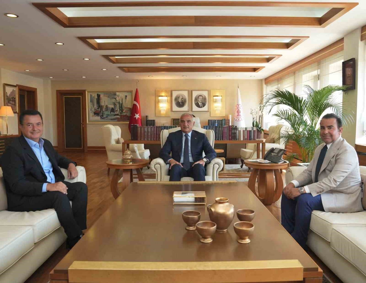 KÜLTÜR VE TURİZM BAKANI MEHMET NURİ ERSOY, TELEVİZYONCU VE YAPIMCI ACUN ILICALI İLE BİR ARAYA...