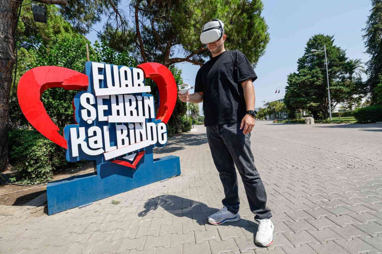 KÜLTÜRPARK, 95. İZMİR ENTERNASYONAL FUARI'NDA SANAL GERÇEKLİK GÖZLÜĞÜYLE ZİYARETÇİLERE FARKLI BİR...