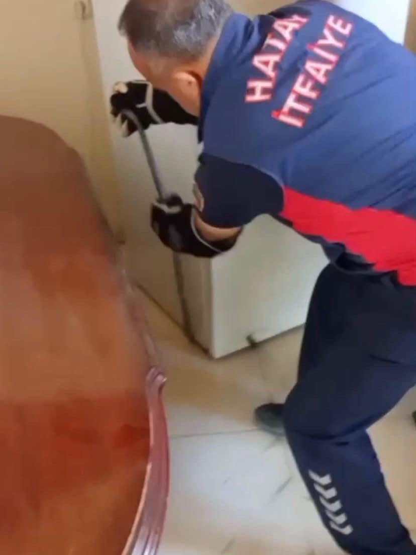 KUMLU VE KIRIKHAN İLÇELERİNDE YERLEŞİM YERLERİNDE GÖRÜLEN YILANLAR EKİPLER TARAFINDAN ZARAR...