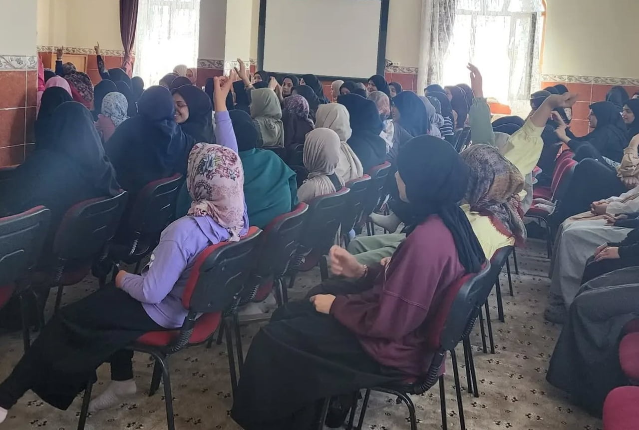 KUR'AN KURSU ÖĞRENCİLERİNE KIRMADAN KONUŞMANIN ÖNEMİ ANLATILDI