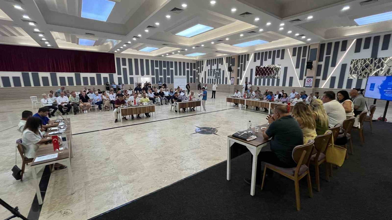 KUŞADASI BELEDİYE MECLİSİ'NİN AĞUSTOS AYI TOPLANTISINDA İHTİSAS KOMİSYONLARININ ÜYELERİ YENİDEN...