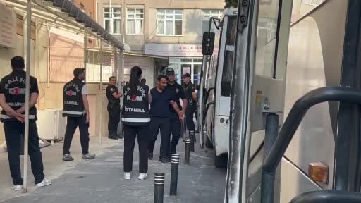 Kuşadası Belediyesi'ne yönelik soruşturmada adliyeye sevk edilen 14 şüpheli tutuklandı