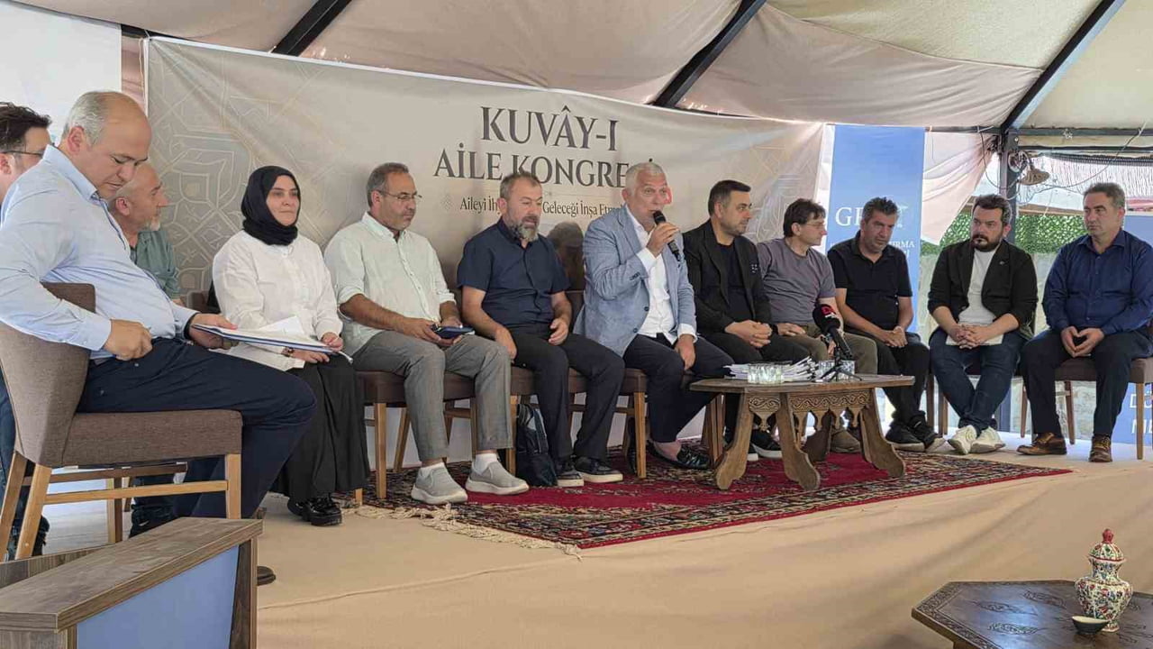 KÜTAHYA'DA "KUVÂY-I AİLE KONGRESİ" DÜZENLENDİ