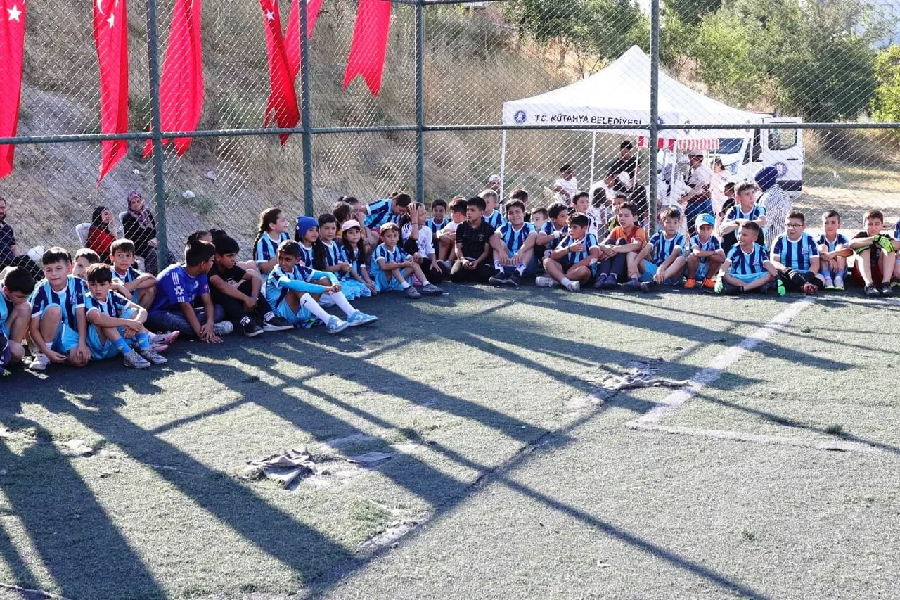 KÜTAHYA’DA HALK EĞLENCESİ VE PENALTI HEYECANI