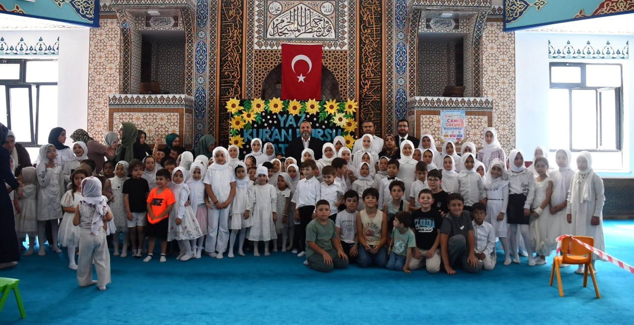 KÜTAHYA’DA YAZ KUR’AN KURSU ÖĞRENCİLERİ CAMİDE BULUŞTU