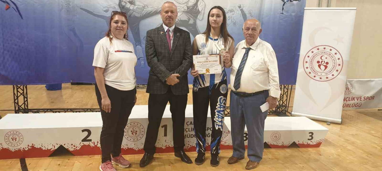 KÜTAHYA’NIN GURURU ELİF KAYA, MİLLİ TAKIM YOLUNDA