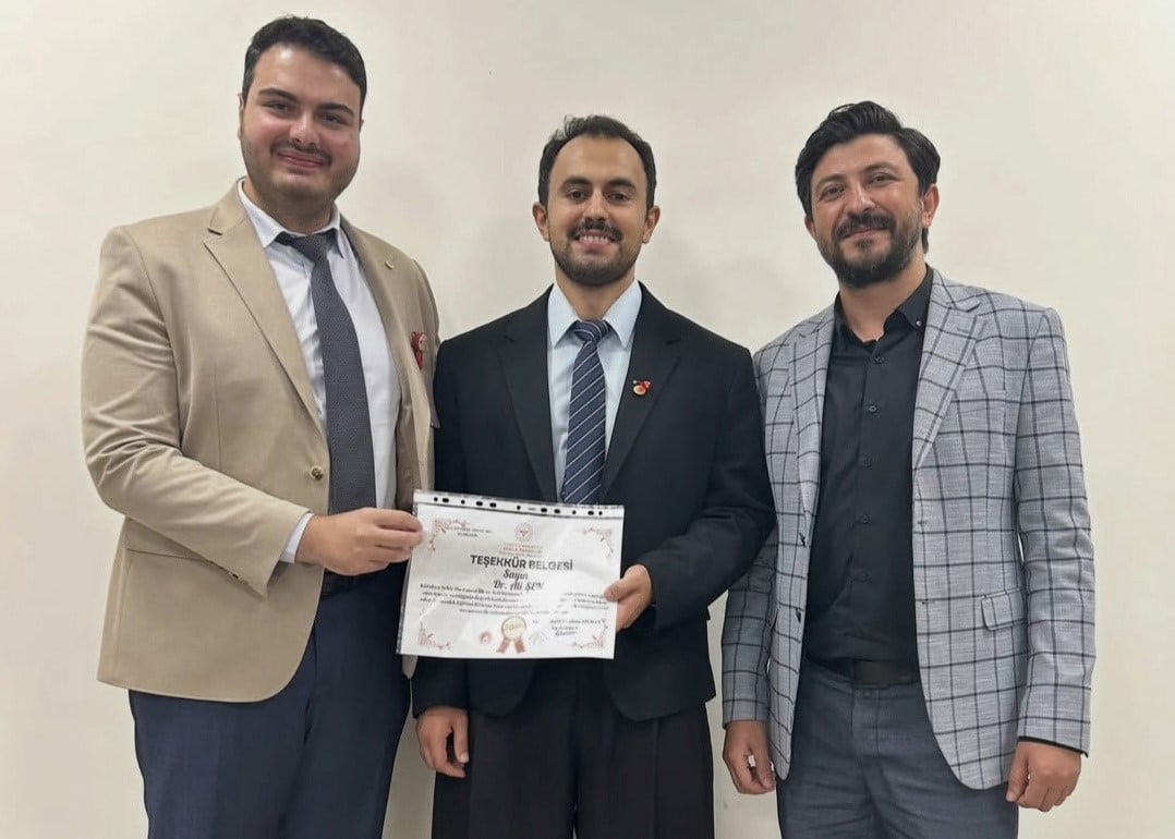 KÜTAHYA ŞEHİR HASTANESİNDE DR. ALİ ŞEN UZMANLIK EĞİTİMİNİ TAMAMLADI