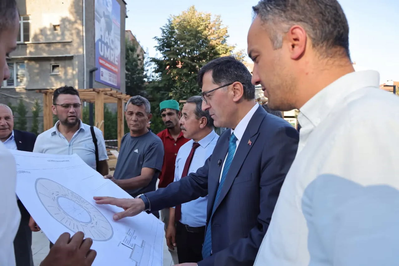 KÜTAHYA ULU CAMİ VE ÇEVRESİNDE DÜZENLEME ÇALIŞMALARI SÜRÜYOR