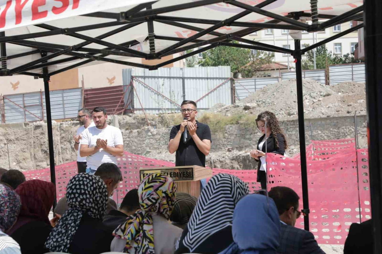 KÜTAHYA VALİSİ MUSA IŞIN, 2017 YILINDA AĞRI VALİSİ OLARAK GÖREV YAPTIĞI DÖNEMDE TANIŞTIĞI...