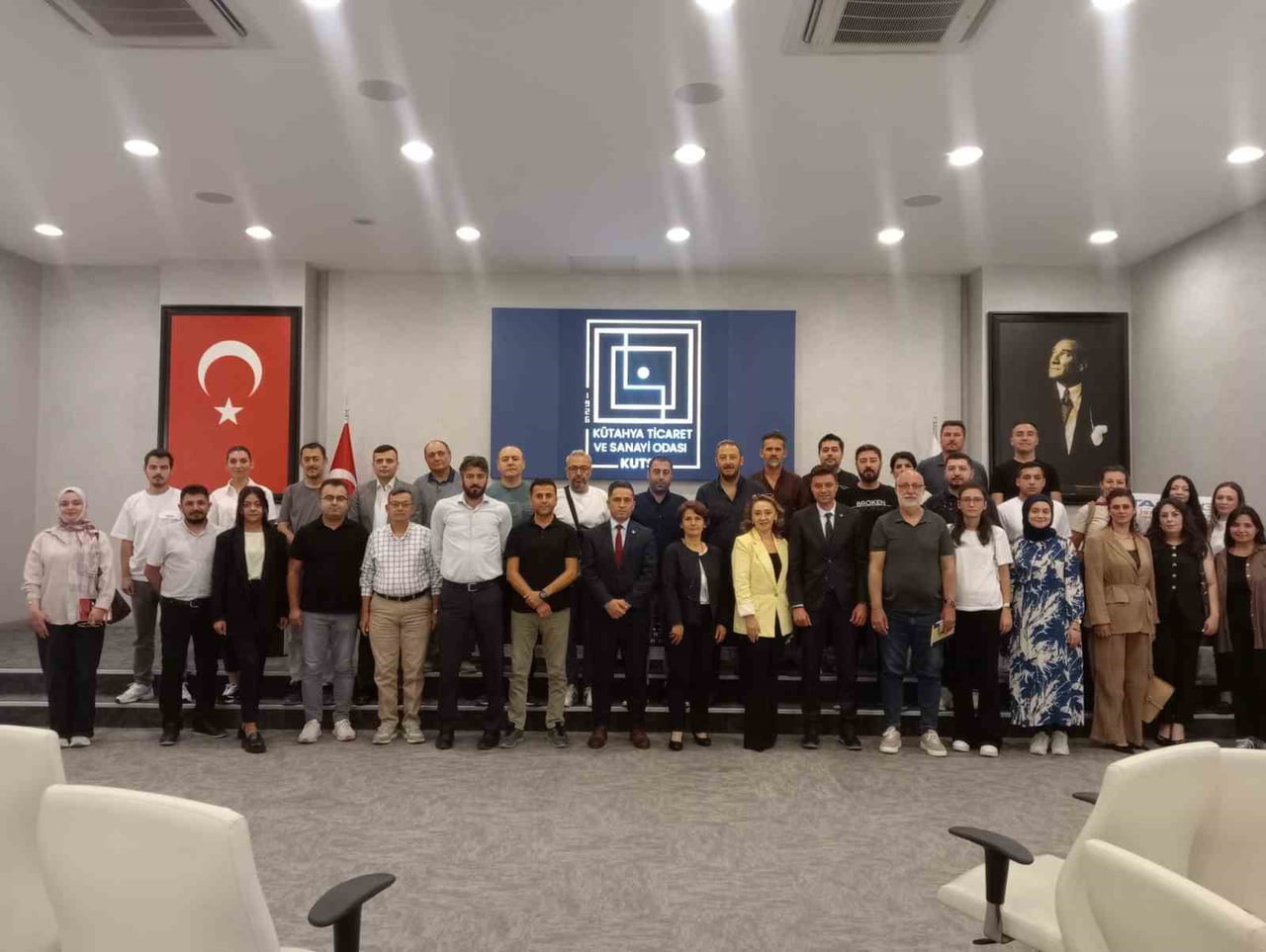 KUTSO'DA 'İŞ SAĞLIĞI VE GÜVENLİĞİ İLE İŞ MEVZUATI BİLGİLENDİRME TOPLANTISI'...