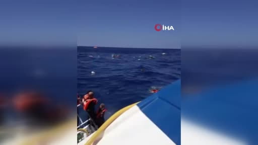 Kuzey Kıbrıs Türk Cumhuriyeti'nin (KKTC) Girne kentinde 279 kişinin bulunduğu Filo Denizciliğe ait...