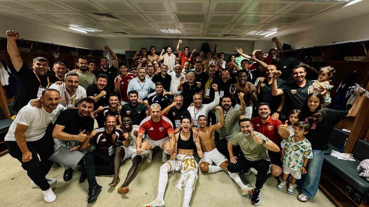 LİG'İN 1. HAFTASINDA DEPLASMANDA VANSPOR’U 2-0 MAĞLUP EDEN KAYSERİSPOR SEZONA GALİBİYETLE BAŞLADI....