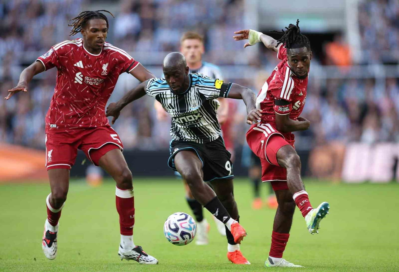 LİVERPOOL, İNGİLTERE PREMİER LİG'İN İLK HAFTASINDA NEWCASTLE UNİTED İLE 2-2 BERABERE KALIRKEN...