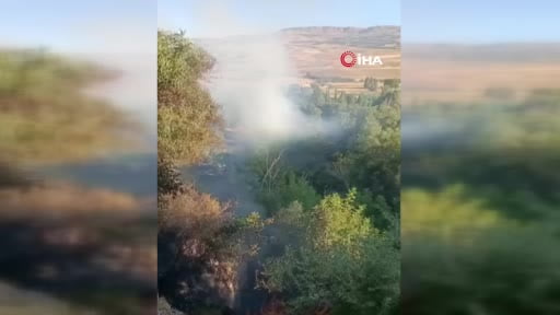 Malatya'da korkutan yangın: 2 ahır ile bir evin çatısı yandı