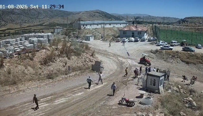 MALATYA'NIN DOĞANŞEHİR İLÇESİNDE HAYVAN OTLATMA MESELESİ NEDENİYLE İKİ AİLE ARASINDA ÇIKAN TAŞLI...