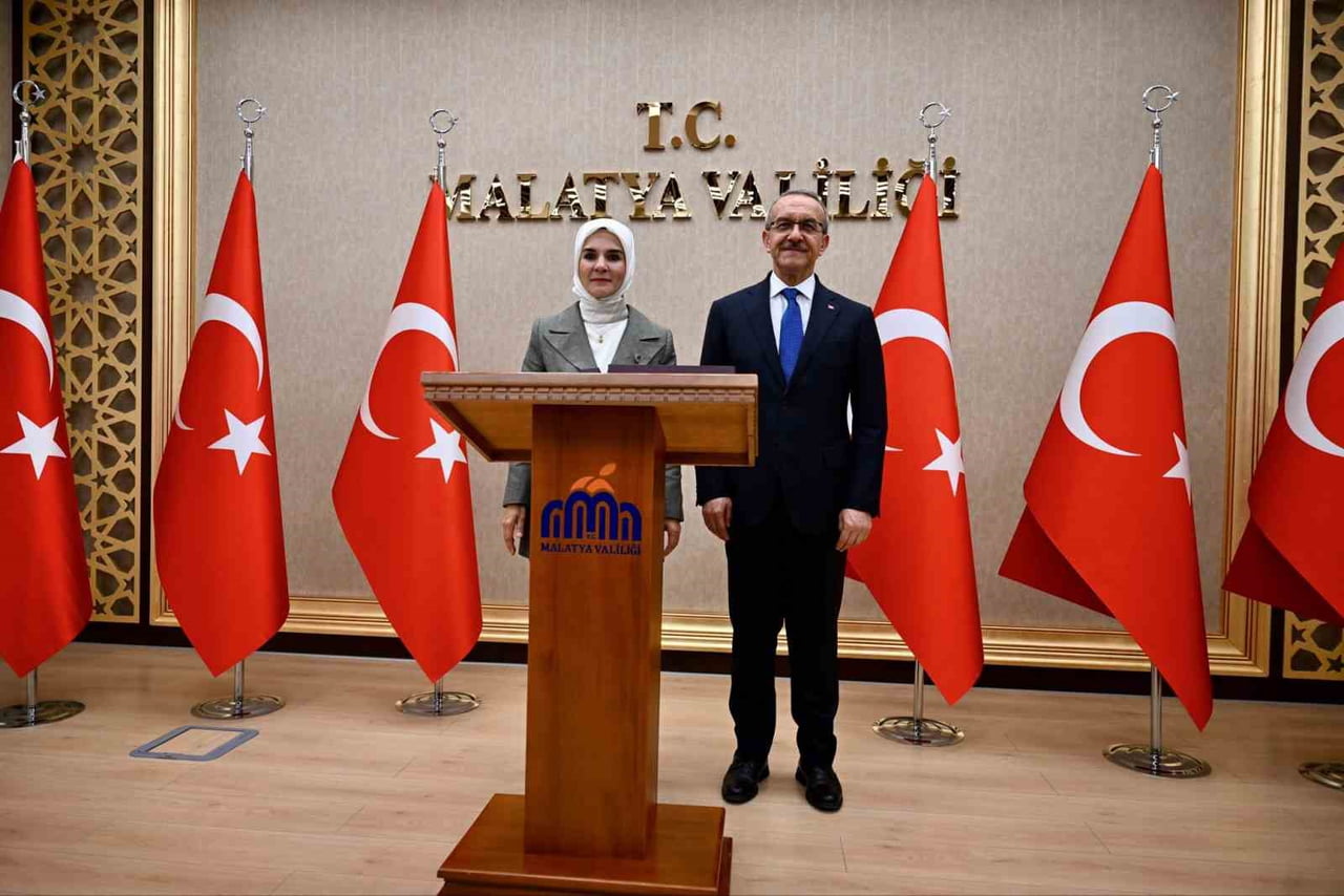 MALATYA'YA GELEN AİLE VE SOSYAL HİZMETLER BAKANI MAHİNUR ÖZDEMİR GÖKTAŞ, VALİLİK ZİYARETİNDE...