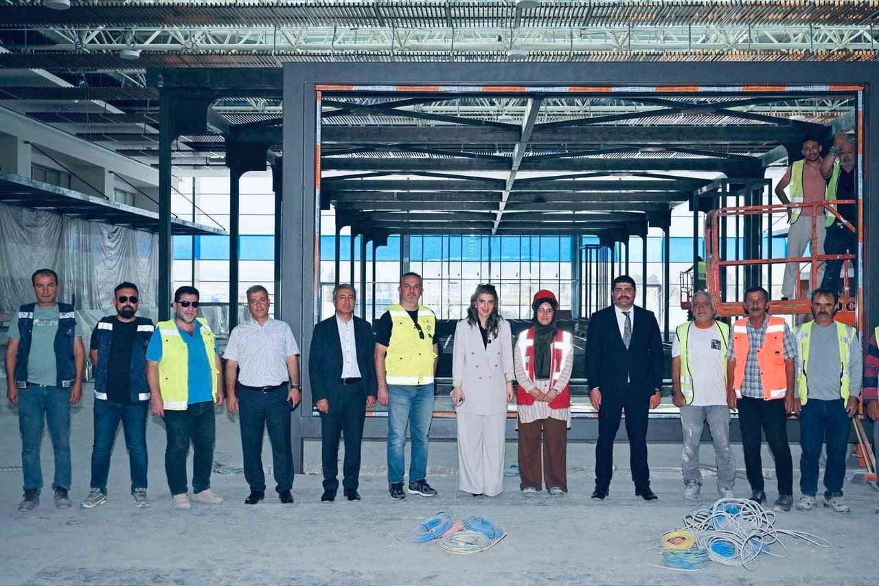 MALATYA HAVALİMANI’NDA DEVAM EDEN YATIRIMLARI YERİNDE İNCELEYEN AK PARTİ MALATYA MİLLETVEKİLİ...
