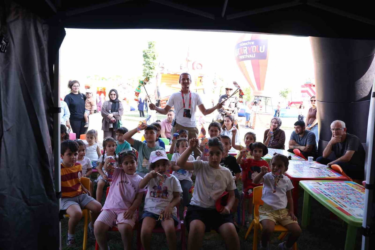 MALATYA KÜLTÜR YOLU FESTİVALİ’NDE KÜLTÜR VE SANATIN FARKLI RENKLERİ BULUŞTU
