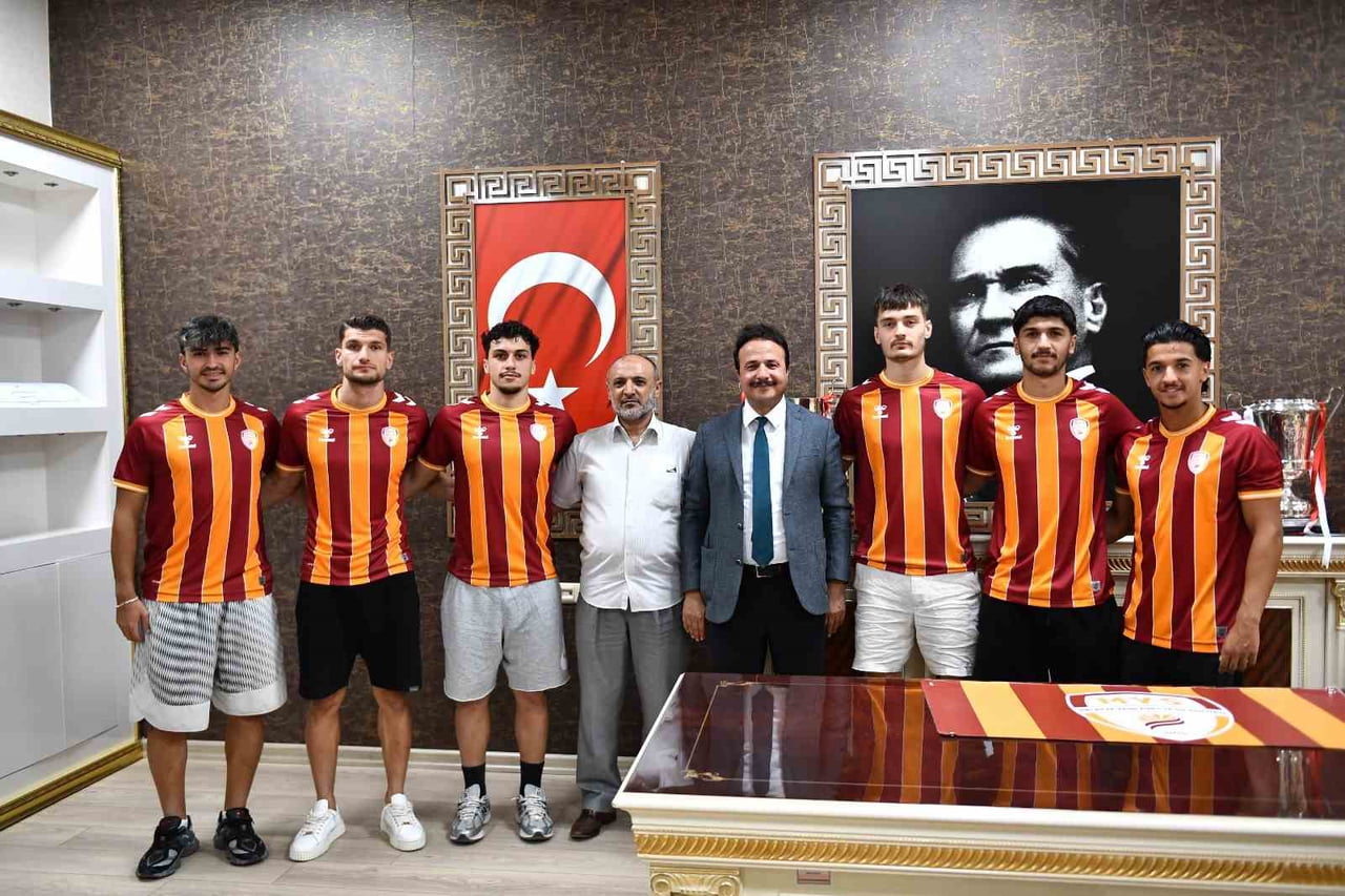 MALATYA TEMSİLCİSİNDEN GÖVDE GÖSTERİSİ: 6 YENİ İMZA