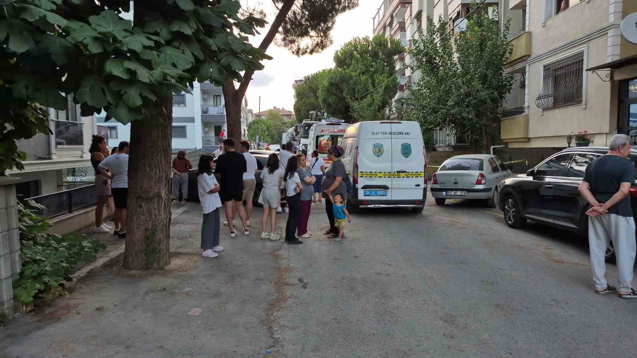 MALTEPE'DE BETON MİKSERİNİN ALTINDA KALAN 58 YAŞINDAKİ KADIN HAYATINI KAYBETTİ.