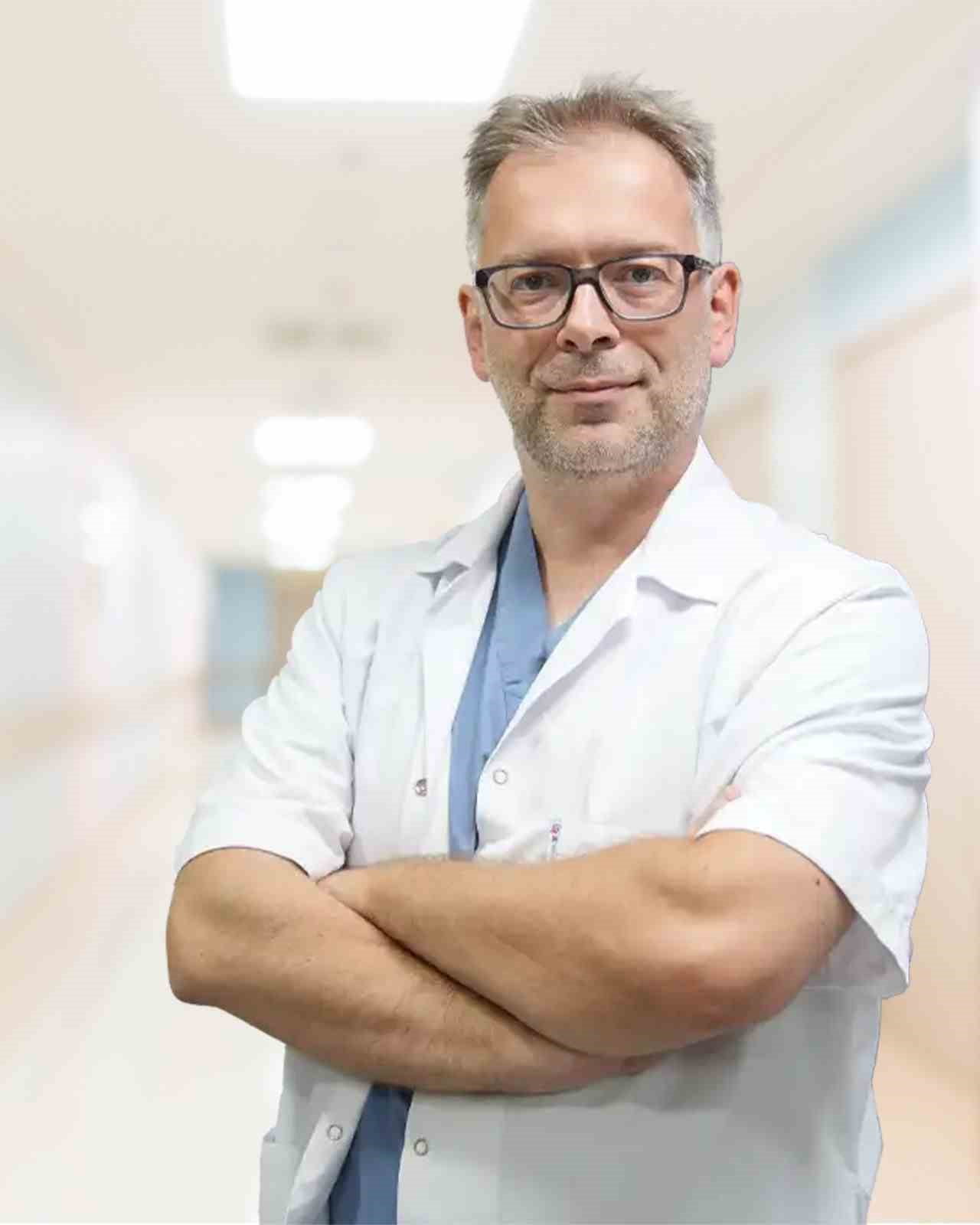 MALTEPE ÖZEL ERSOY HASTANESİ KULAK BURUN BOĞAZ UZMANI OP. DR. EMRE GÜRKAN, RİNOPLASTİNİN SADECE...