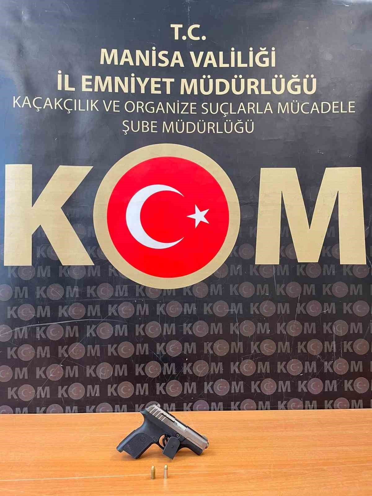 MANİSA'DA İŞ YERİ KUNDAKLAMA VE İKAMET KURŞUNLAMA OLAYLARINI YAŞI KÜÇÜK ÇOCUKLARI KULLANARAK...