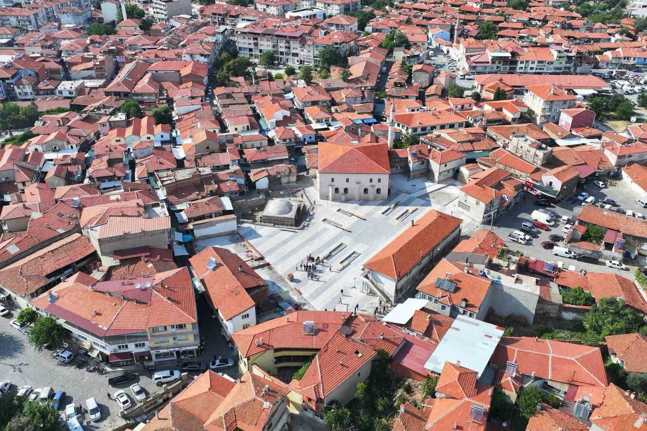 MANİSA BÜYÜKŞEHİR BELEDİYE BAŞKANI BESİM DUTLULU, KULA ESKİ PAZAR YERİNİ KENTİN TARİHİ ÇARŞISINA...