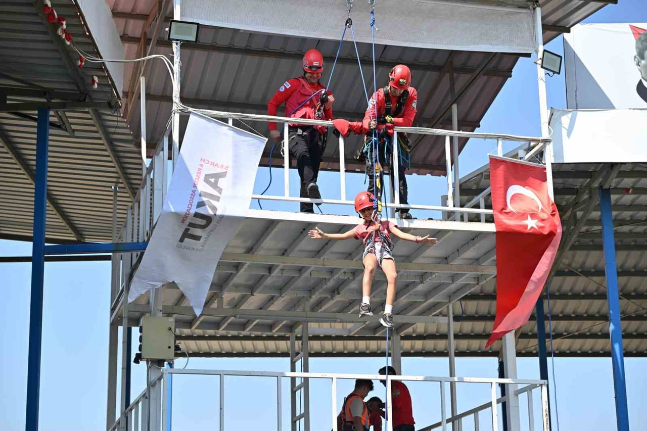 MANİSA BÜYÜKŞEHİR BELEDİYESİ, 17 AĞUSTOS 1999 MARMARA DEPREMİ’NİN 27’NCİ YIL DÖNÜMÜNDE DÜZENLEDİĞİ...