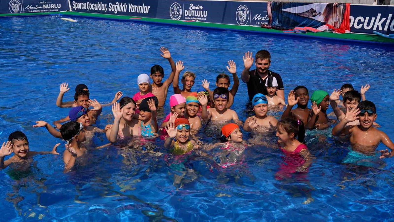 MANİSA BÜYÜKŞEHİR BELEDİYESİ TARAFINDAN YAZ AYLARINDA ÇOCUKLARIN SPORLA BULUŞMASI VE YÜZME...