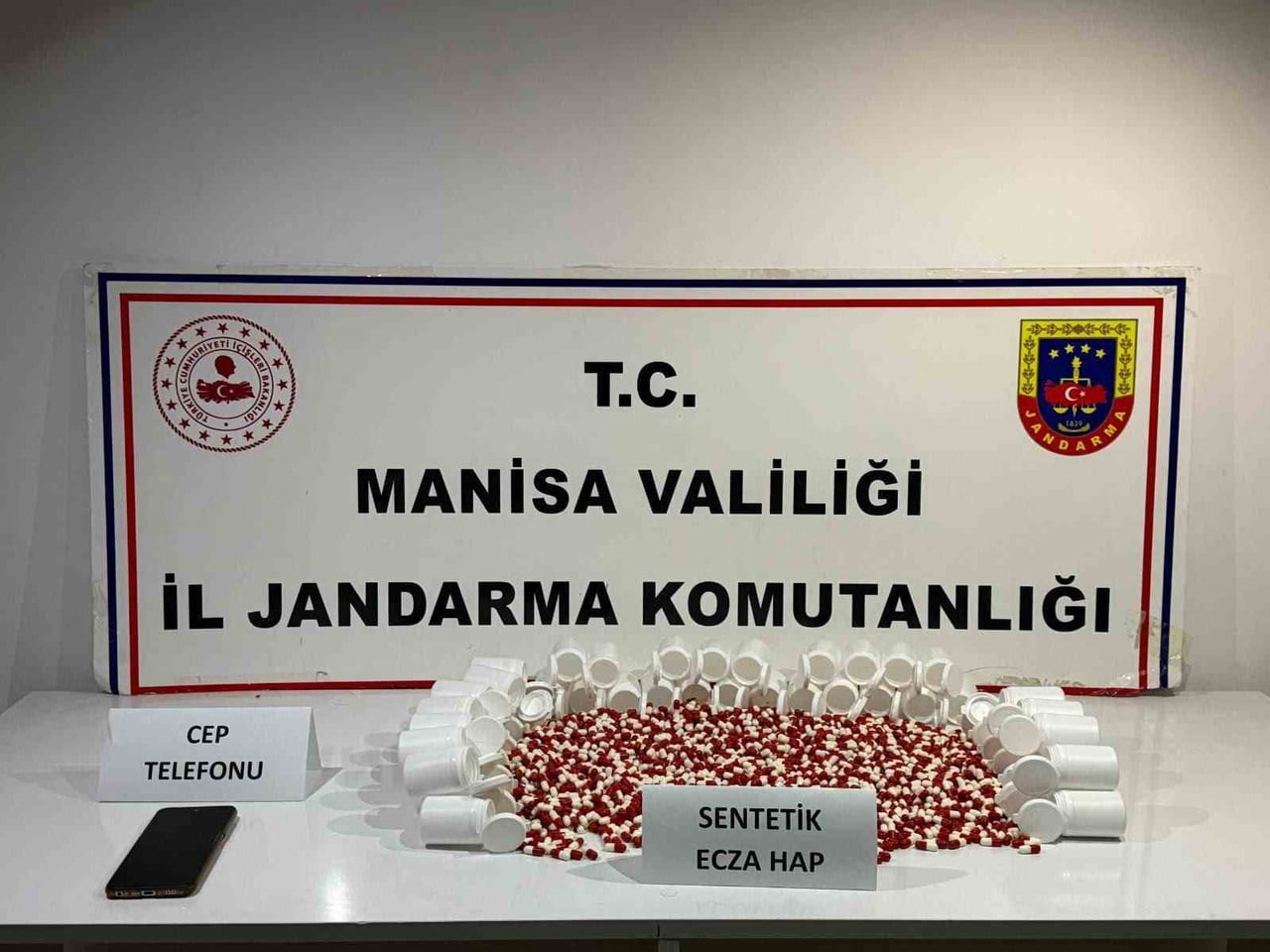 MANİSA İL JANDARMA KOMUTANLIĞI EKİPLERİNİN SON ÜÇ GÜNDE DÜZENLEDİĞİ UYUŞTURUCU OPERASYONLARINDA...