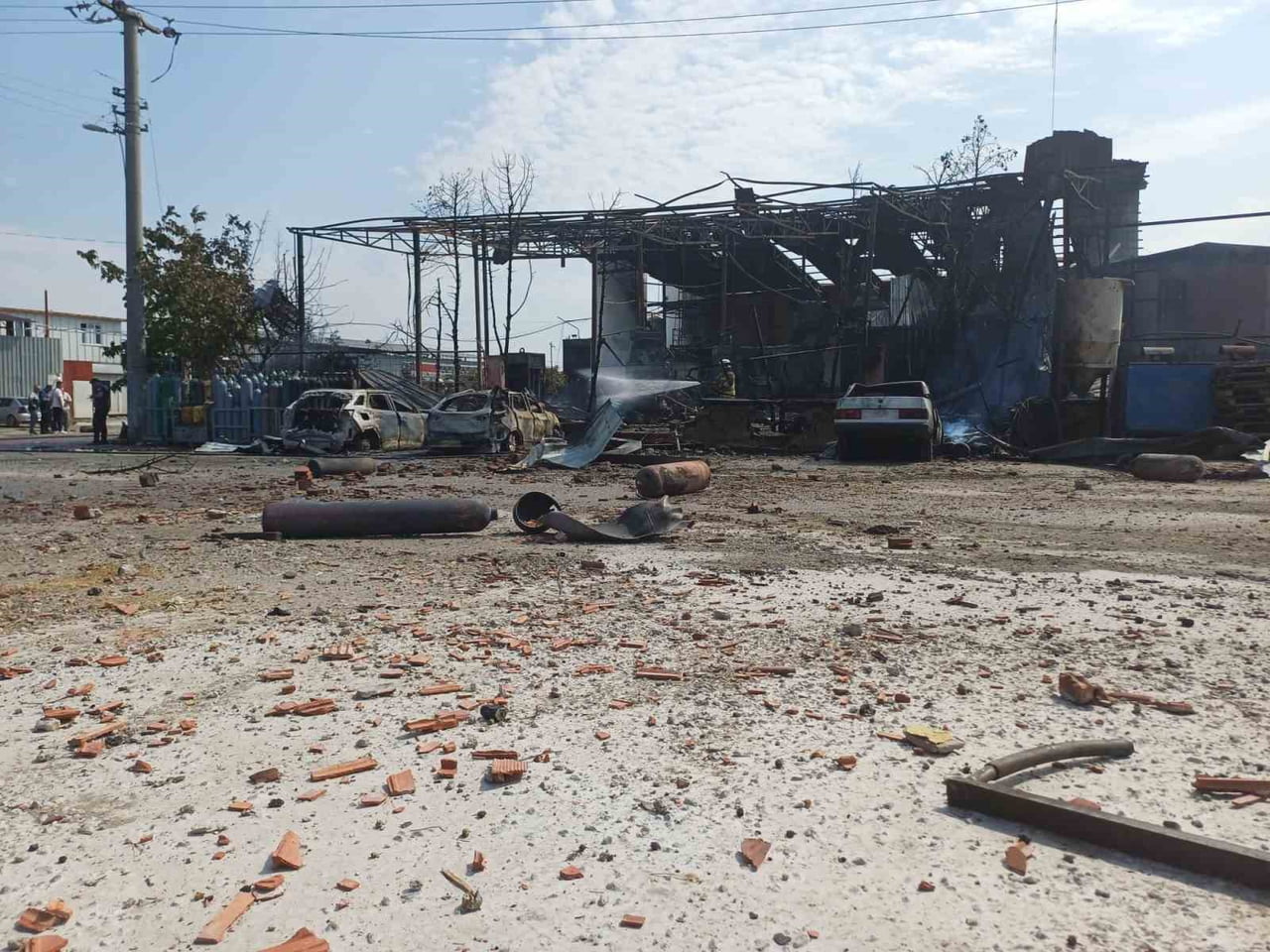 MANİSA’NIN SALİHLİ İLÇESİNDE BULUNAN GAZ DOLUM TESİSİNDE MEYDANA GELEN PATLAMADA 2 KİŞİ HAYATINI...