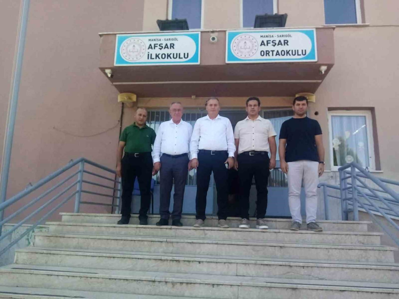 MANİSA’NIN SARIGÖL İLÇESİNDE İLÇE MİLLİ EĞİTİM MÜDÜRÜ YILDIRAY DEMİRTAŞ VE ŞUBE MÜDÜRLERİ...