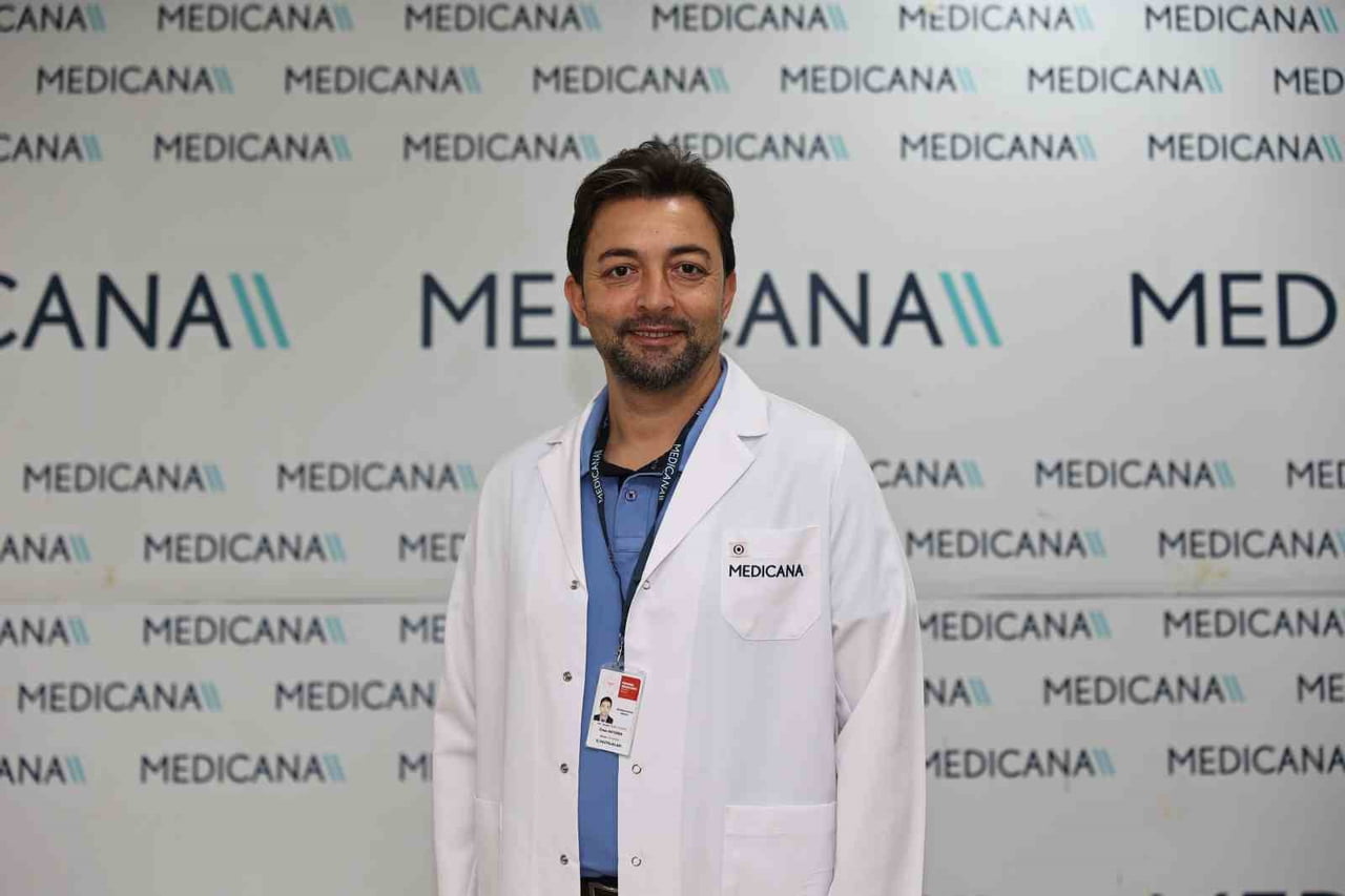 MEDİCANA KONYA HASTANESİ İÇ HASTALIKLARI UZMANI DOÇ. DR. ÖMER AKYÜREK