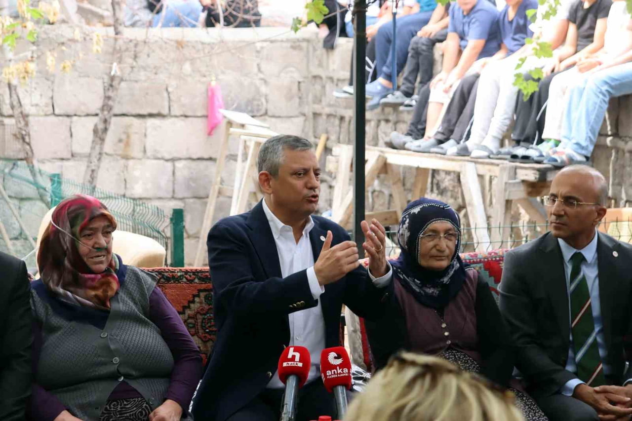 MELİKGAZİ İLÇESİNDE BULUNAN ESKİŞEHİR BAĞLARI BÖLGESİ'NDE MÜSTAKİL BİR EVDE KADIN BULUŞMASINA...