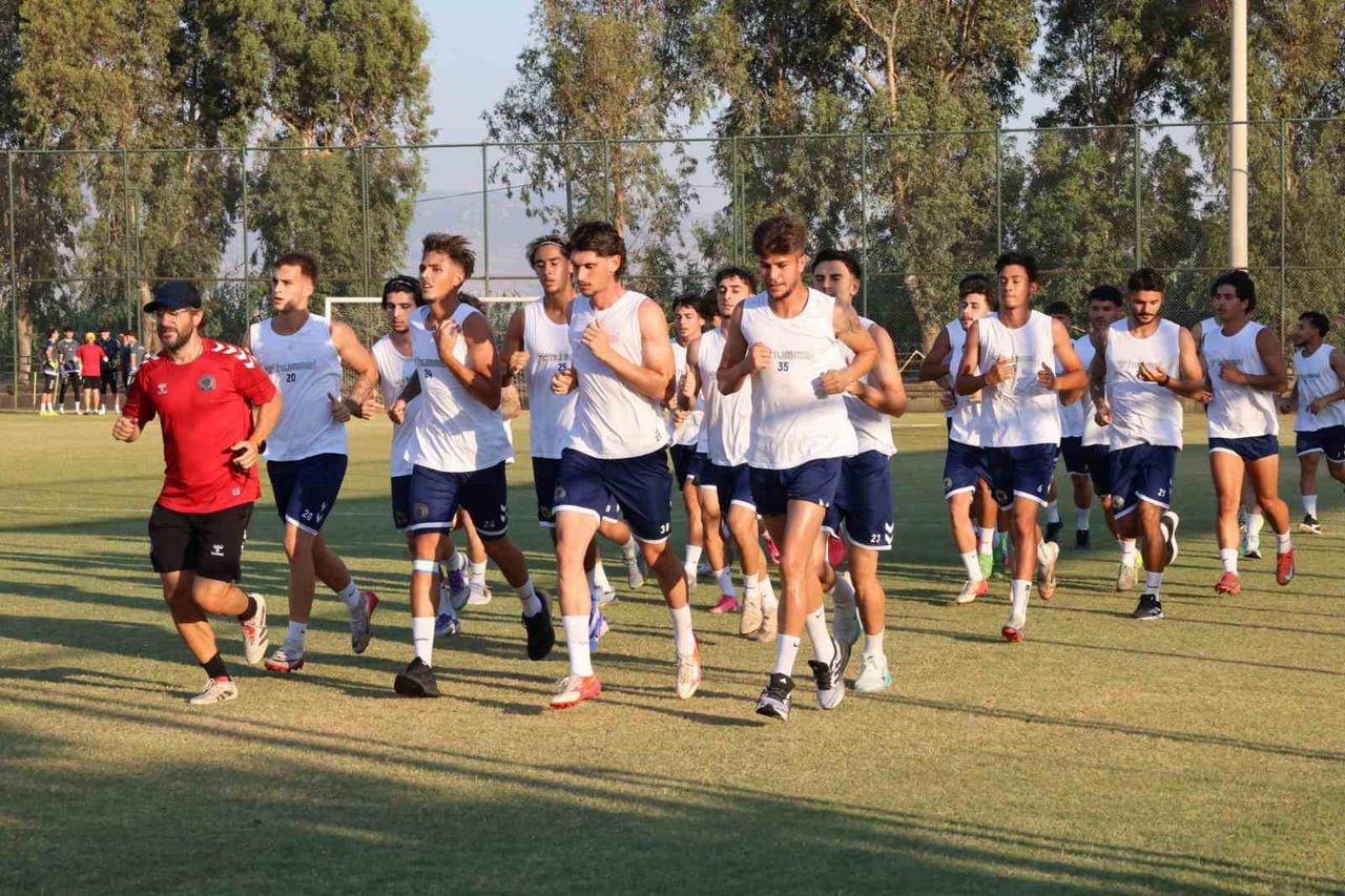 MENEMEN FK, YAŞADIĞI EKONOMİK SIKINTILAR VE MANEVİ YALNIZLIK NEDENİYLE YENİ SEZON ÖNCESİNDE TFF 2....