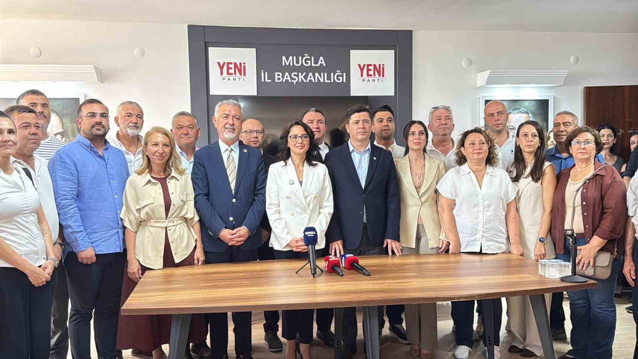MENTEŞE BELEDİYE BAŞKANI GONCA KÖKSAL ARAS VE CHP'Lİ BELEDİYE MECLİS ÜYELERİ YENİ PARTİ'YE...