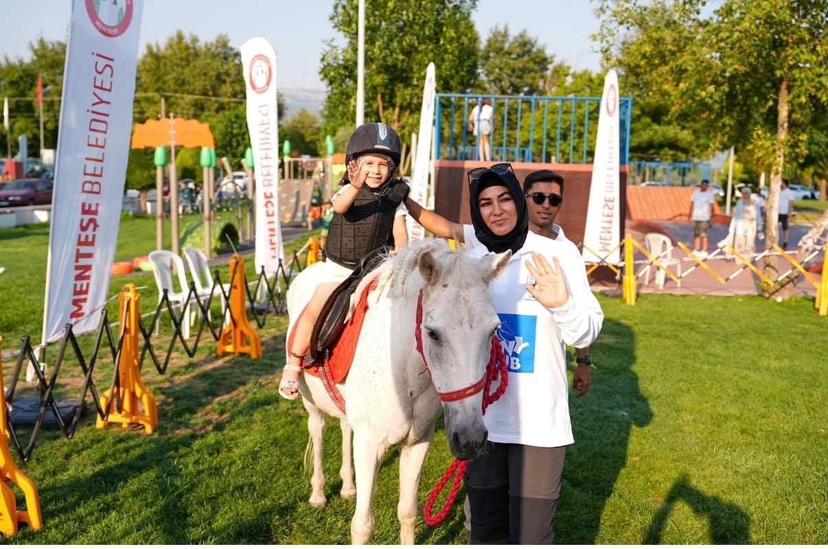 MENTEŞE BELEDİYESİ, TÜRKİYE JOKEY KULÜBÜ’NÜN ‘PONY CLUB’ PROJESİ KAPSAMINDA MENTEŞELİ ÇOCUKLARI AT...